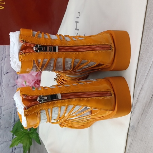 Vivienne Hu VHNY Studded Leather Cage Sandals NIB - Picture 4 of 13